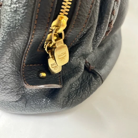 MCM Black Leather Women's Bag, EUC, COA, so soft, 13x9x4”, great interior - Picture 8 of 14